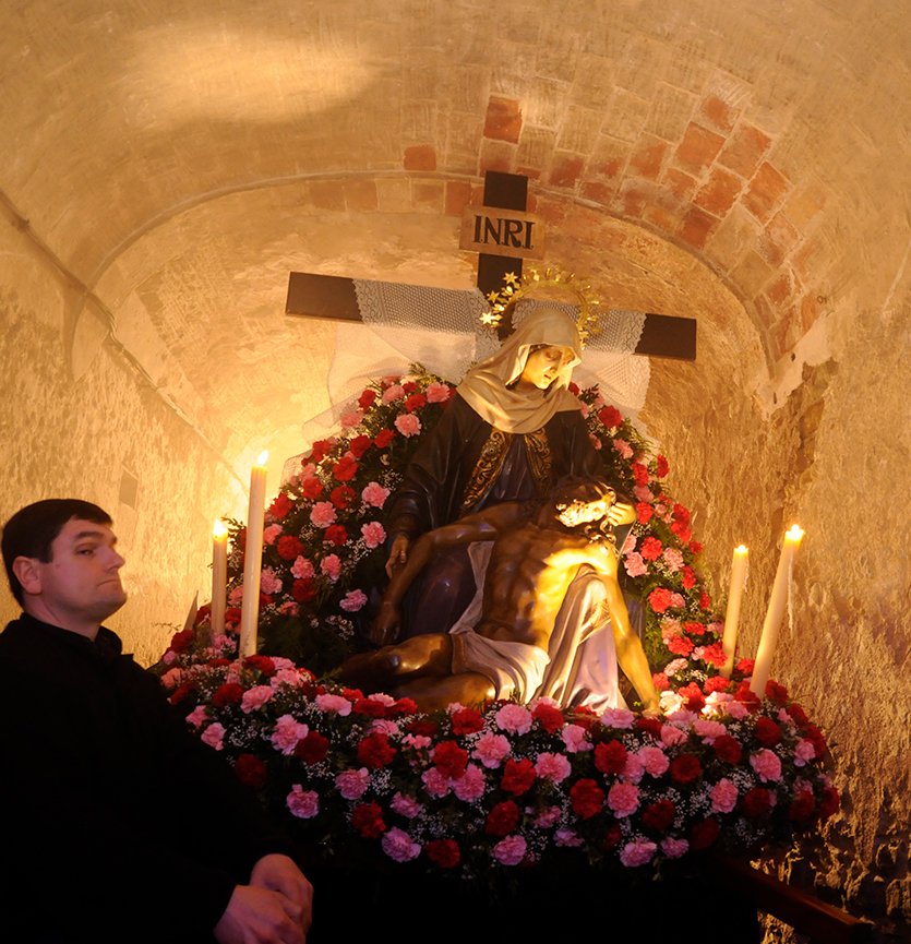 La Pietat amb vestes negres 1