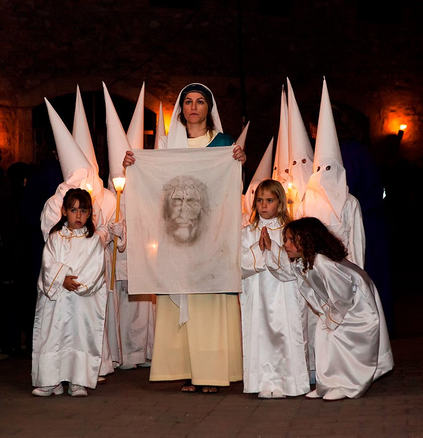 La Verònica amb angelets i vestes blanques 1
